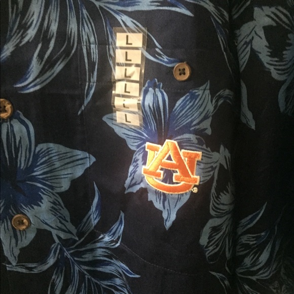 Brand new with tags UA beach style shirt - Picture 2 of 3